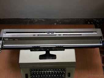 Písací stroj - 2