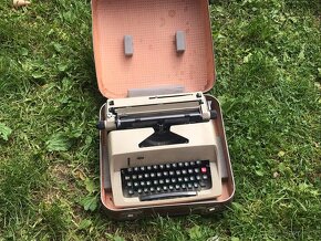 Predám písací stroj - 2