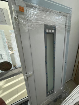 PLASTOVÉ VCHODOVÉ DVERE BIELE 980mm.x2080mm. - 2
