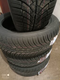 Celoročné pneu 214/45 r17 - 2