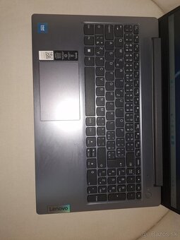 Lenovo IdeaPad Slim 3 15IAN8 - 2