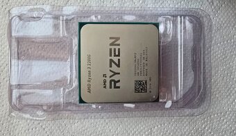 AMD Ryzen 3 2200G - 2