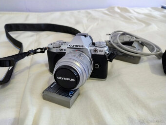 Olympus E-M5 Mark II - 2