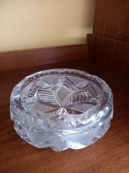 kryštálový popolník - 2