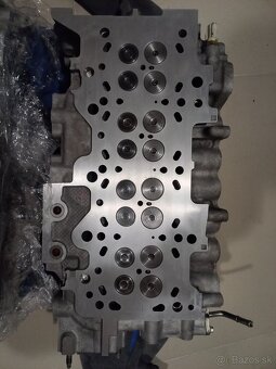 Hlava motoru mazda 2.2 sh - 2