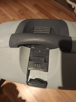 Predám cestovný kufor Benetton. - 2