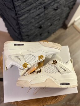 Jordan 4 Metallic Gold - 2
