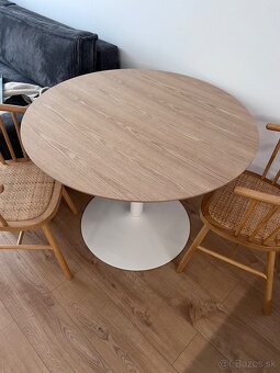 Jedálenský stol - 2