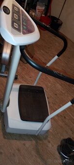 Predám vibrační masážní stroj Master G4 - 2