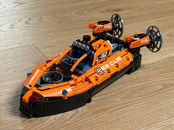Lego Technic - Zachranne vznasadlo (42120) - 2