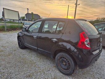 Dacia sandero - 2