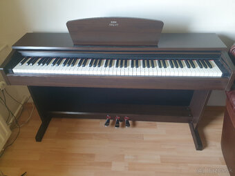 Klavír Yamaha Aria -elektricky - 2