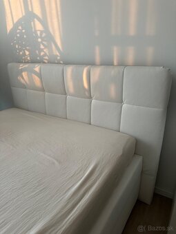 Čalúnená posteľ biela ekokoža - 2