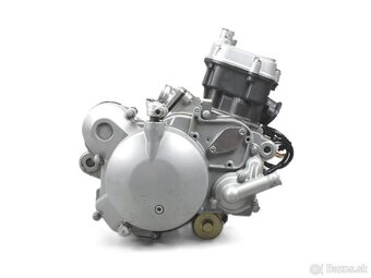 Kúpim motor EBS050 alebo D50B0 s elektrickým štartérom - 2