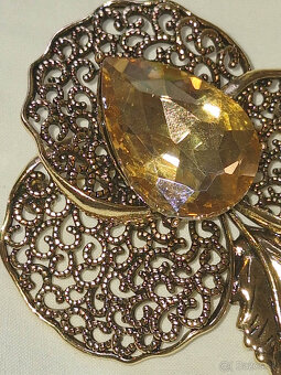 MASÍVNA BROŠŇA - 2