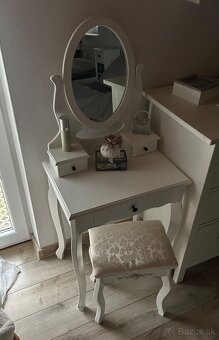 Kozmetický stolík+stolička - 2