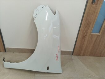 Predný ľavý blatník Dacia Logan - 2