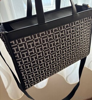 Tommy Hilfiger kabelka original - 2