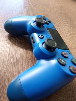 PS4 ovládač - 2