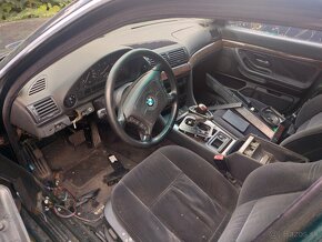 Rozpredám BMW E38 740i - 2