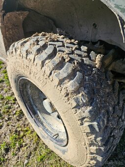 Mitsubishi Pajero 1 - 2