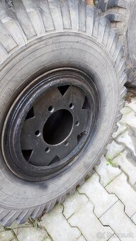 Kolesa 10,5-16 robur - 2