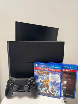 Playstation 4 - 2