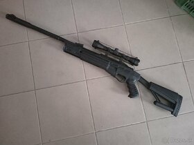 Vzduchovka Hatsan sniper 4,5 mm 35J s optikou 4x32 - 2