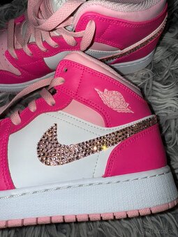 Nike Air Jordan 1 Mid GS Fierce Pink tenisky swarovski - 2