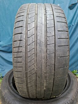 Ponúkam 2 letné pneumatiky Pirelli Zero 275/40 R21 - 2