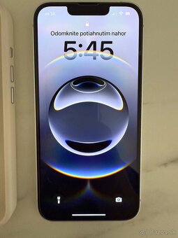 Apple iPhone 16e 128GB - 2