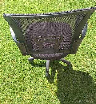 Ergonomická kancelárska stolička - 2