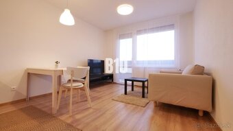 Voľný od 1.9. - Zariadený - Balkón - Chrenová - 2