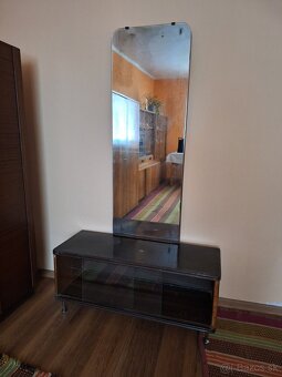 Starý toaletný stolík so zrkadlom na renováciu - 2