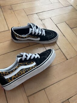 Vans - 2