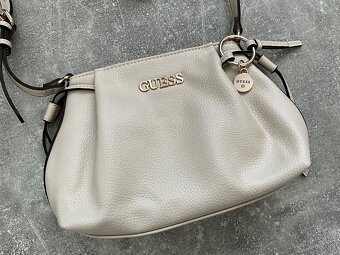 Dámska béžová crossbody kabelka Guess NOVÁ - 2