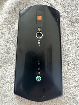 Sony Ericsson MT11i Xperia Neo V - 2