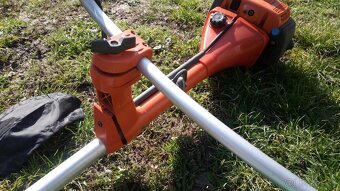 Predám krovinorez Husquarna 345R X series 2kW - 2