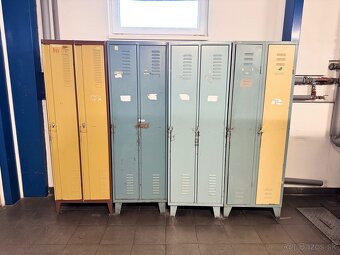 Kovová šatníková skriňa - 2