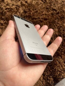 Predám iPhone SE 64GB - 2
