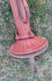 Retro liatinová pumpa - 2