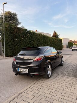 Opel Astra H GTC OPC 2.0 147kW - 2