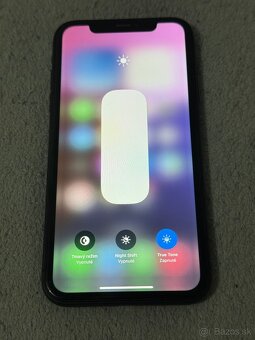 Predám Apple iPhone 11 64GB Black Známky používania - 2