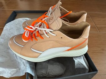 ECCO - 2