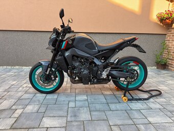 Yamaha MT09 - 2