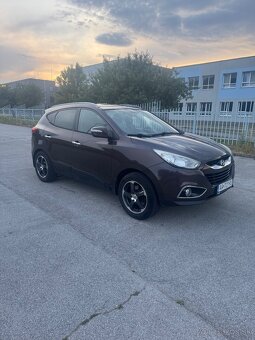 Hyundai ix35 2.0i DOHC D-CVVT Premium 4x4 A/T LPG - 2