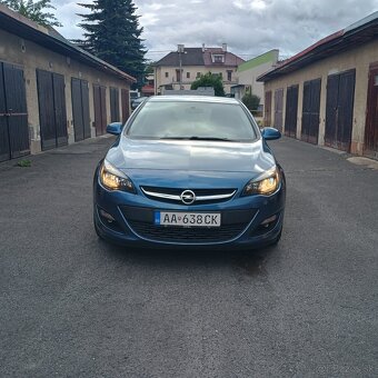 Opel Astra 1.4 turbo 103kw - 2