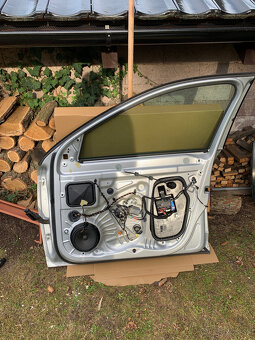 pravy prave predni dvere skoda octavia iii 3 stribrne stribr - 2