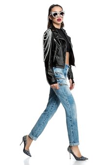 PUSH UP dámske svetlé džínsy s anjelskými krídlami vzadu - 2