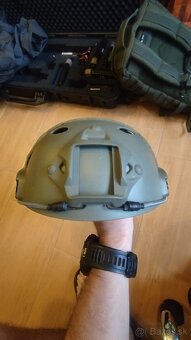 airsoft prilba fast - 2
